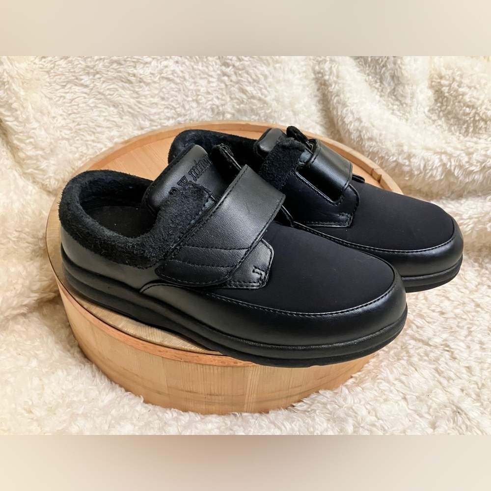 PW Minor Black Orthopedic Leather Loafers Velcro Extra Wide Size 6.5 2W - Picture 4 of 9